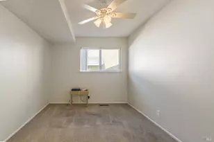 119 Carlsbad Cir, Vacaville, CA 95687 - Photo 28