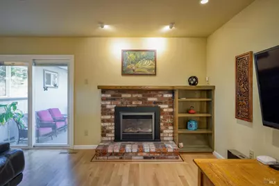 2105 Sunrise Avenue, Santa Rosa, CA 95409 - Photo 22