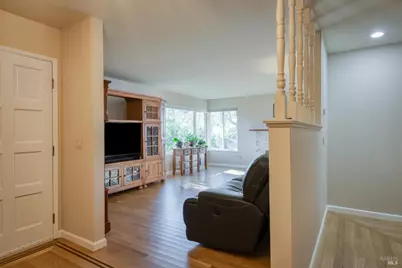 2105 Sunrise Avenue, Santa Rosa, CA 95409 - Photo 8
