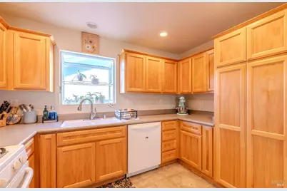 822 Jack London Drive, Santa Rosa, CA 95409 - Photo 12