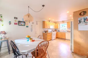 822 Jack London Dr, Santa Rosa, CA 95409 - Photo 14