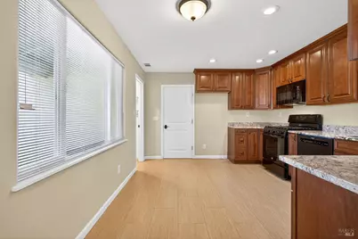 300 Pickwick Drive, Napa, CA 94558 - Photo 10