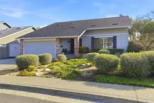 117 Michele Cir, Novato, CA 94947 - Photo 2