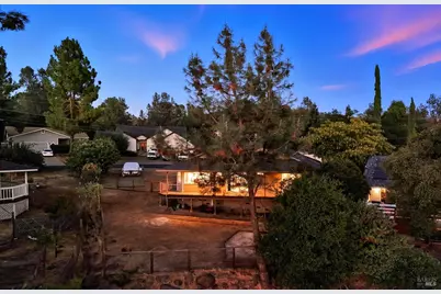 19231 Ravenhill Road, Hidden Valley Lake, CA 95467 - Photo 34