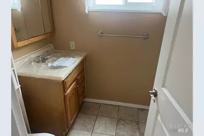 136 Clark Way, Vacaville, CA 95687 - Photo 8
