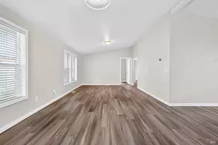 24 Leisure Park Cir, Santa Rosa, CA 95401 - Photo 12