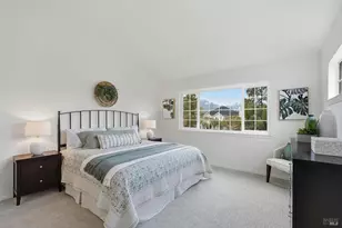 94 Mariners Cir, San Rafael, CA 94903 - Photo 22