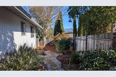 929 Helen Avenue, Ukiah, CA 95482 - Photo 2