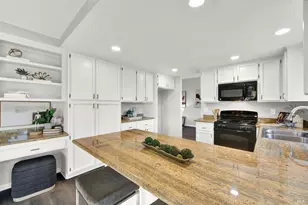 251 Woodstock Cir, Vacaville, CA 95687 - Photo 18