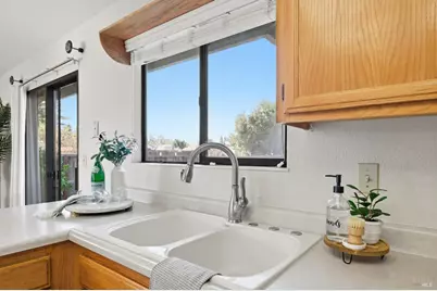 542 Acadia Drive, Petaluma, CA 94954 - Photo 14