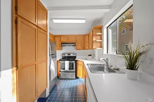 2125 W Steele Ln, Santa Rosa, CA 95403 - Photo 2