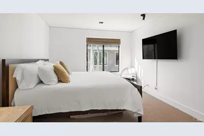 34 Schooner Court, Richmond, CA 94804 - Photo 16