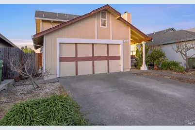 933 Bond Place, Windsor, CA 95492 - Photo 2