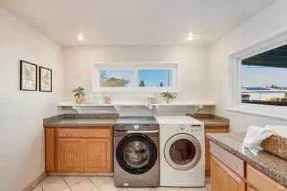702 Greenbach Street, Napa, CA 94559 - Photo 24