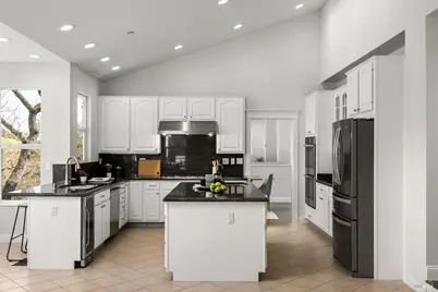 6 Oak Park Drive, Novato, CA 94945 - Photo 16