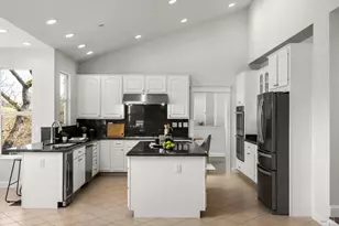 6 Oak Park Dr, Novato, CA 94945 - Photo 16