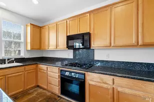 8356 Bennington Ct, Vallejo, CA 94591 - Photo 10