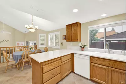 385 Sun Valley Way, Vacaville, CA 95688 - Photo 38