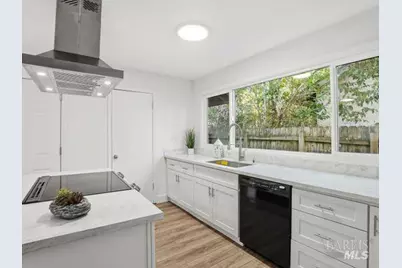 6041 Evelyn Avenue, Rohnert Park, CA 94928 - Photo 2