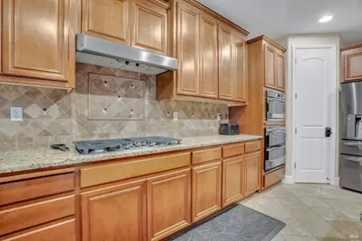 1007 Canterbury Court, Vacaville, CA 95687 - Photo 18