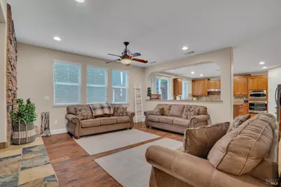 1007 Canterbury Court, Vacaville, CA 95687 - Photo 12