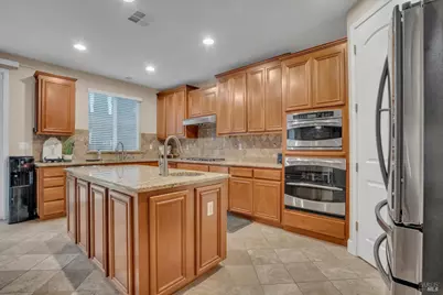 1007 Canterbury Court, Vacaville, CA 95687 - Photo 16