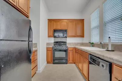 1007 Canterbury Court, Vacaville, CA 95687 - Photo 36