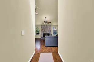 680 Silver Lake Dr, Fairfield, CA 94534 - Photo 14