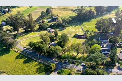 635 Goodwin Avenue, Penngrove, CA 94951 - Photo 2