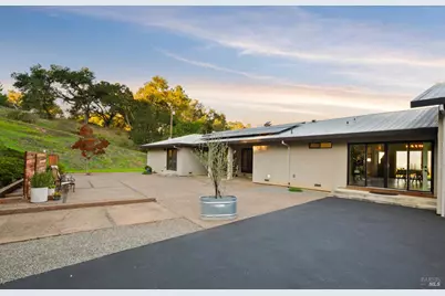 4127 Dry Creek Road, Napa, CA 94558 - Photo 32