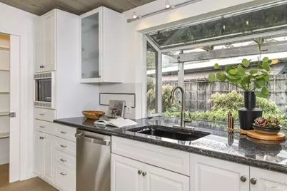 31 Mount Foraker Drive, San Rafael, CA 94903 - Photo 14