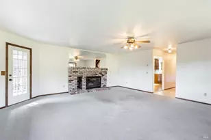 324 Burgundy Rd, Healdsburg, CA 95448 - Photo 14