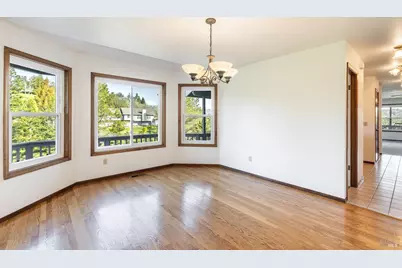 324 Burgundy Road, Healdsburg, CA 95448 - Photo 8