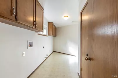 324 Burgundy Road, Healdsburg, CA 95448 - Photo 22