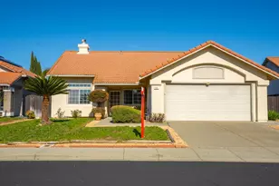 954 Iron Dr, Vacaville, CA 95687 - Photo 2