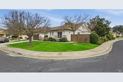 670 Hubbs Court, Benicia, CA 94510 - Photo 2