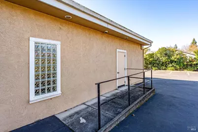 1105 University Street, Healdsburg, CA 95448 - Photo 24