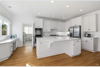 39 Erica Court, Novato, CA 94947 - Photo 4