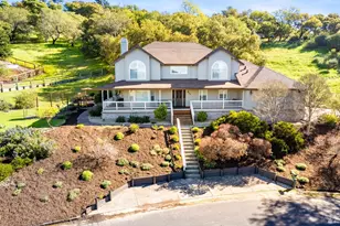 810 Revel Rd, Healdsburg, CA 95448 - Photo 2