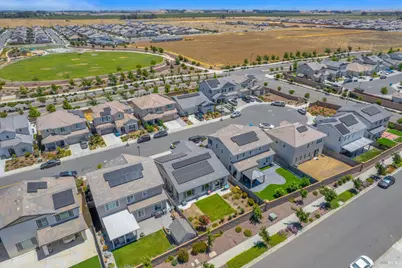 2018 Spirea Court, Vacaville, CA 95687 - Photo 32