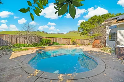 3327 Colonial Court, Fairfield, CA 94534 - Photo 6