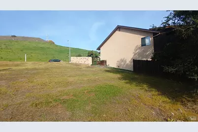 445 Lakehurst Court, Fairfield, CA 94533 - Photo 24