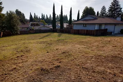 445 Lakehurst Court, Fairfield, CA 94533 - Photo 2