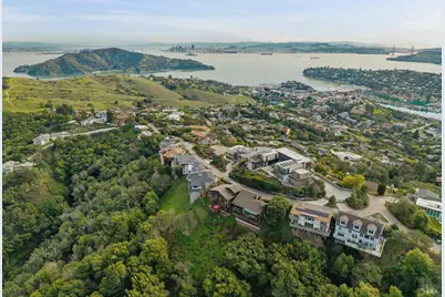 132 Sugarloaf Drive, Tiburon, CA 94920 - Photo 2
