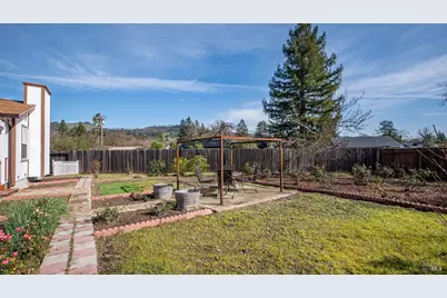 5036 Algiers Avenue, Santa Rosa, CA 95409 - Photo 32