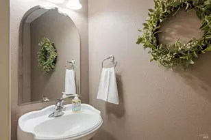 1238 Darling St, Napa, CA 94558 - Photo 32