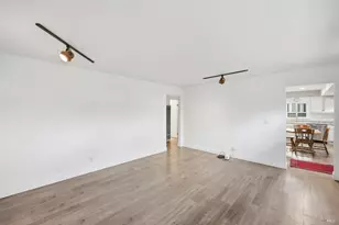 203 Cockrobin Ave, Windsor, CA 95492 - Photo 10