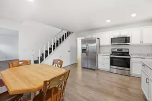 203 Cockrobin Ave, Windsor, CA 95492 - Photo 12