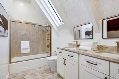 1365 W L Street, Benicia, CA 94510 - Photo 26