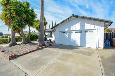 2135 Via Alta Court, Benicia, CA 94510 - Photo 2